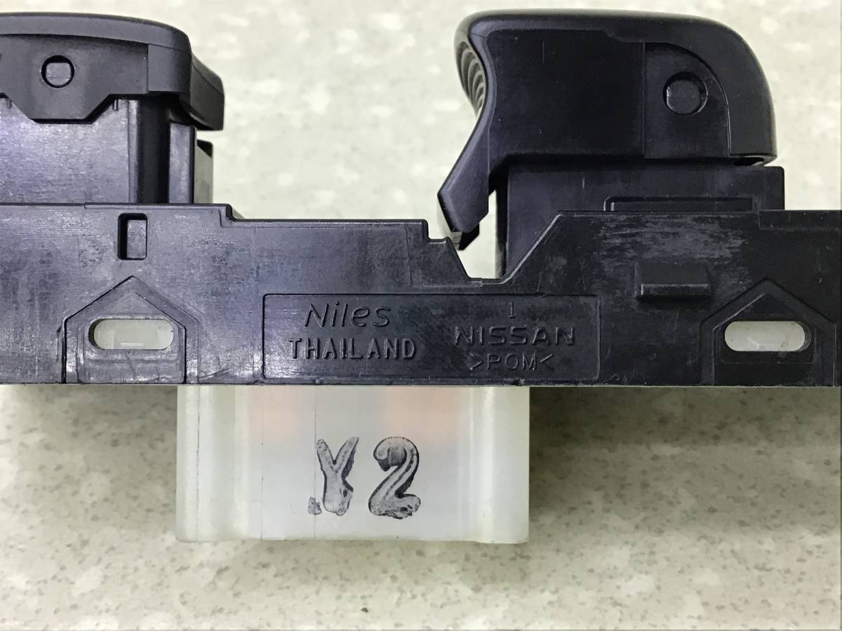 Кнопка стеклоподъемника Nissan Juke (F15) 2011> Кнопка стеклоподъемника Nissan Juke (F15) 2011>