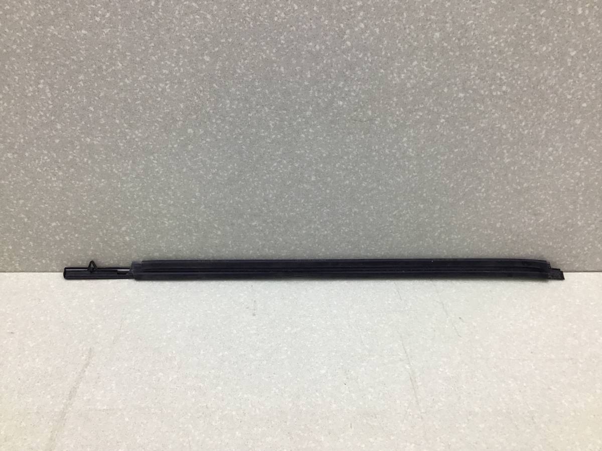 Накладка стекла заднего левого Toyota Camry (XV70) 2017>