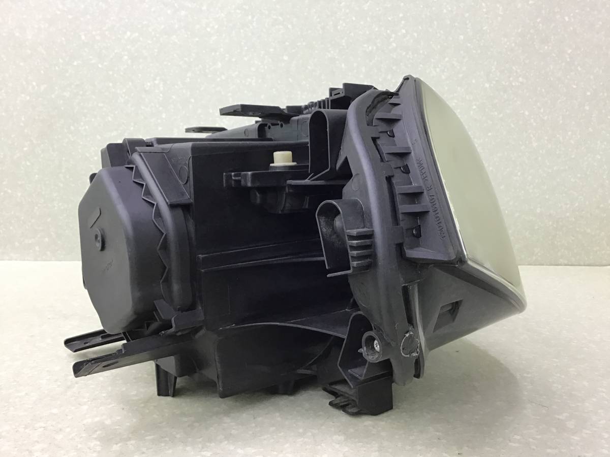 Фара правая BMW X3 E83 2004-2010 Фара правая BMW X3 E83 2004-2010