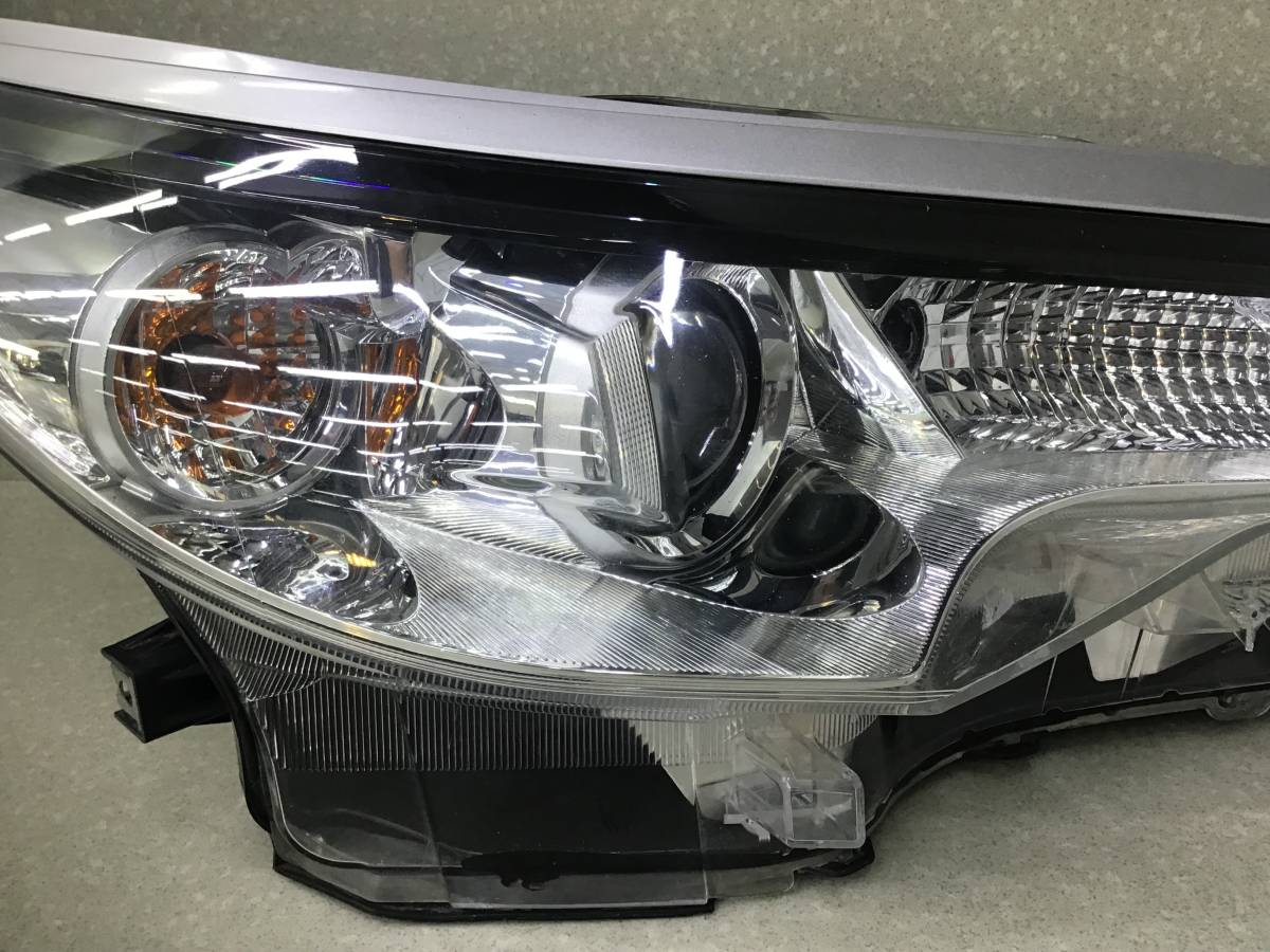 Фара правая Toyota Fortuner (GUN156, TGN156) 2015-н.в. Фара правая Toyota Fortuner (GUN156, TGN156) 2015-н.в.