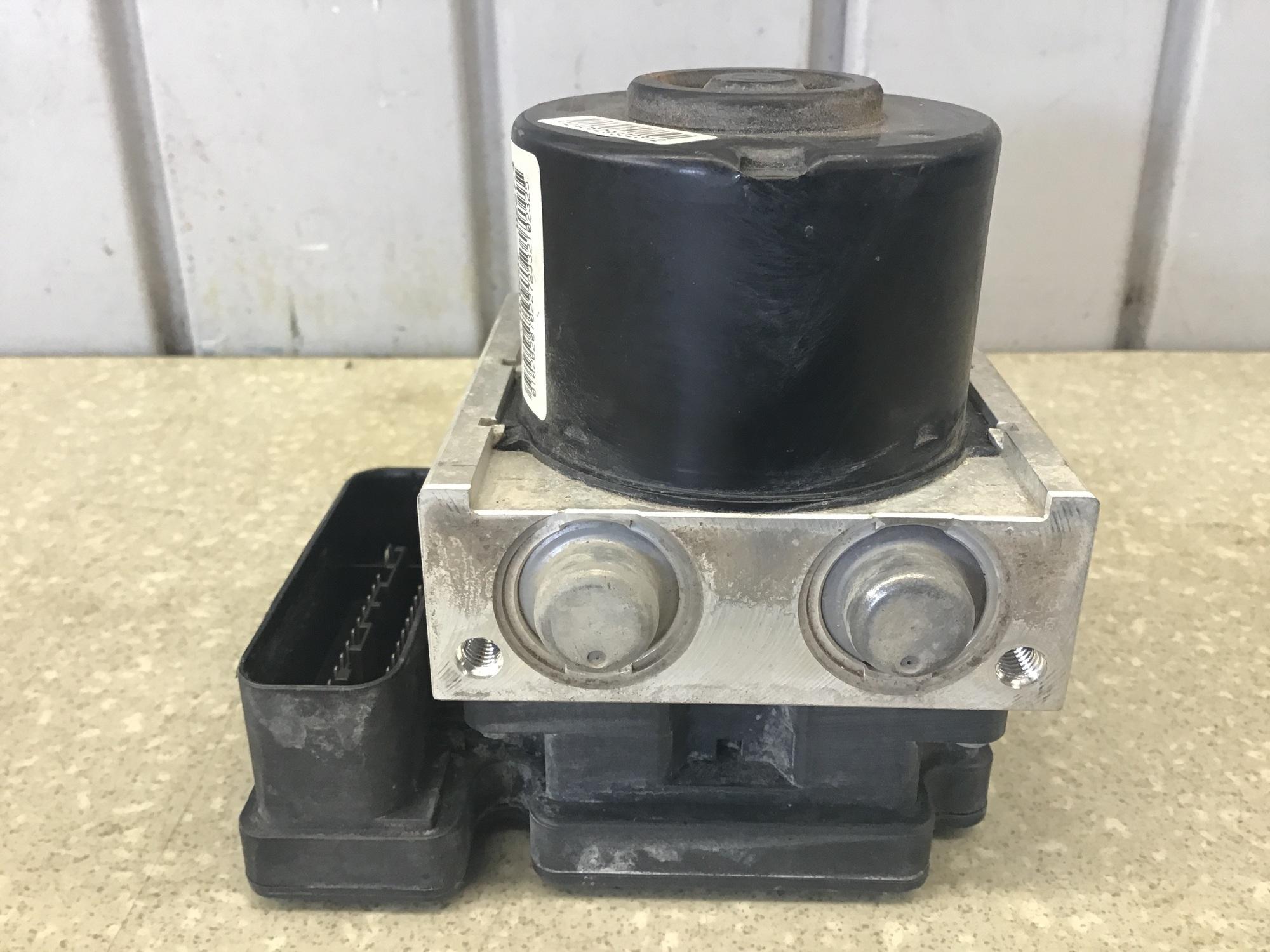 Блок ABS (насос) Skoda Octavia A5 (1Z5) 2004-2013 Блок ABS (насос) Skoda Octavia A5 (1Z5) 2004-2013