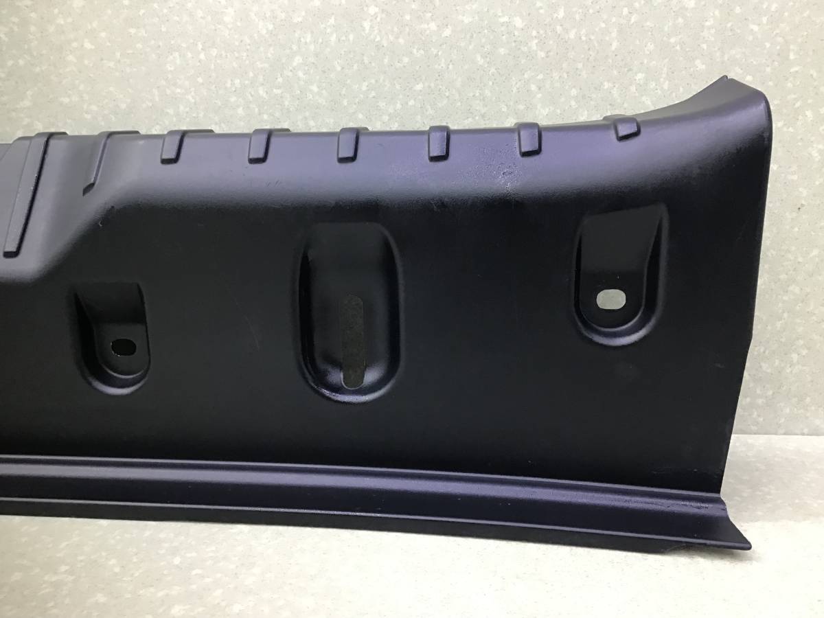 Накладка замка багажника BMW 5-series F10/F11 2009-2016 Накладка замка багажника BMW 5-series F10/F11 2009-2016