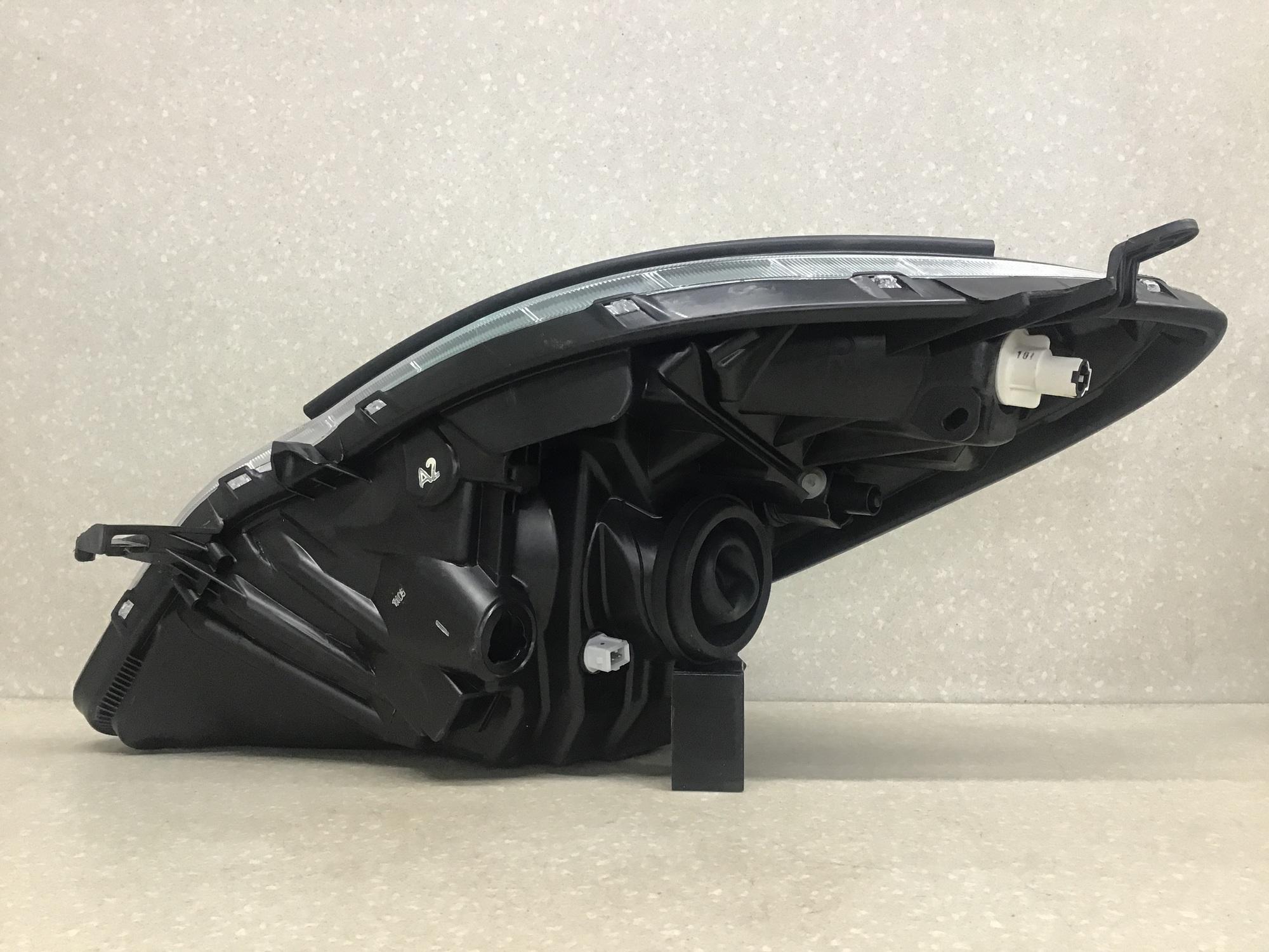 Фара правая Toyota Vitz P90 2005-2011 Фара правая Toyota Vitz P90 2005-2011