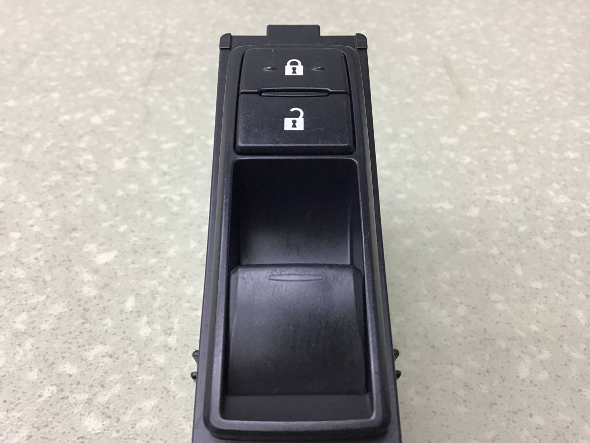 Кнопка стеклоподъемника Lexus RX 350 /450h (GGL15) 2008-2015 Кнопка стеклоподъемника Lexus RX 350 /450h (GGL15) 2008-2015