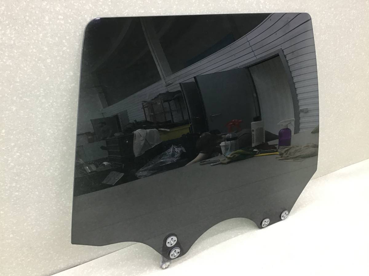Стекло двери задней правой Subaru Forester (S11) 2002-2007 Стекло двери задней правой Subaru Forester (S11) 2002-2007
