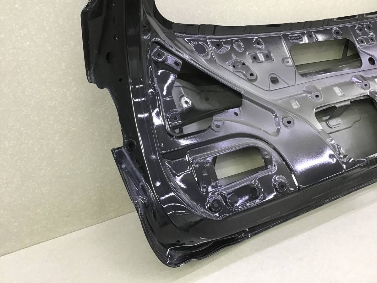 Дверь багажника Lexus RX500h (ALH10) Дверь багажника Lexus RX500h (ALH10)