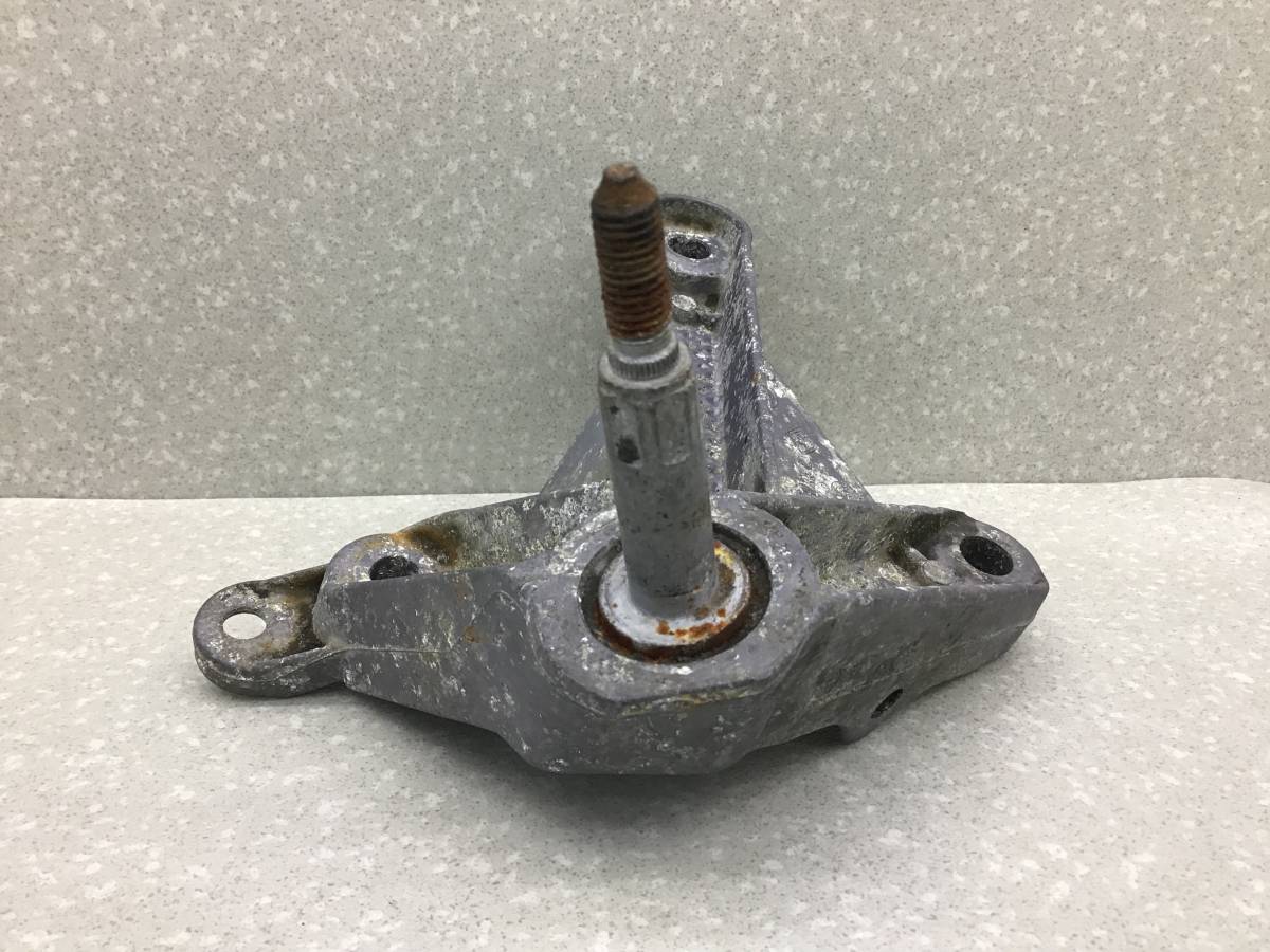 Кронштейн КПП Renault Logan (1) 2005-2014 Кронштейн КПП Renault Logan (1) 2005-2014