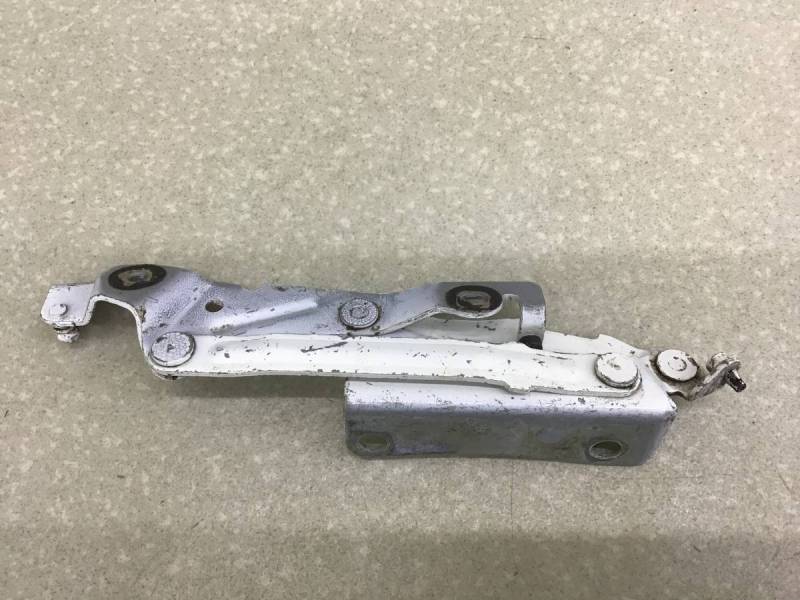 Петля крышки багажника Mazda 6 (GH) 2007-2012 Петля крышки багажника Mazda 6 (GH) 2007-2012