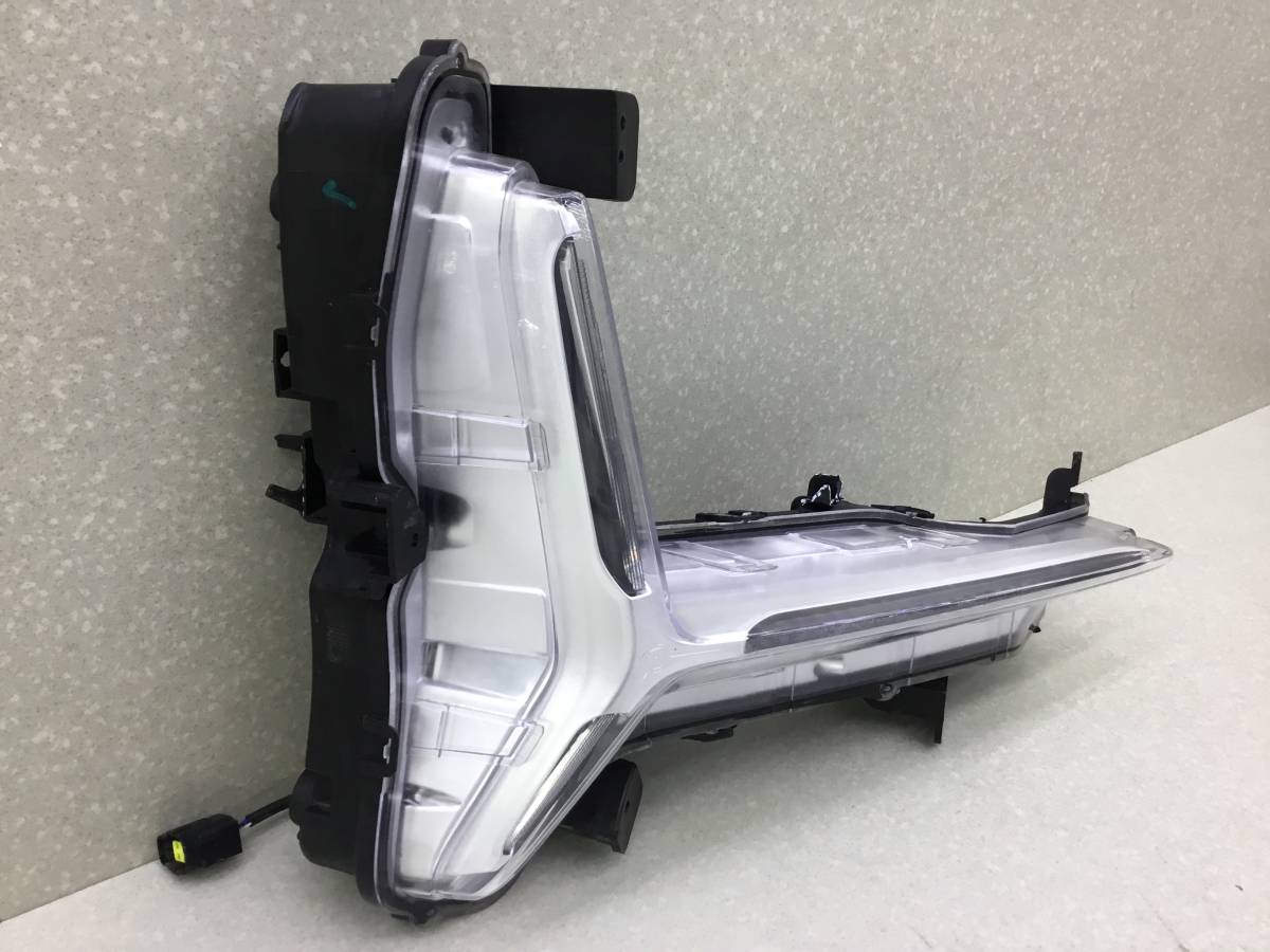 Дневной ходовой огонь правый ДХО Changan UNI-K 2020> Дневной ходовой огонь правый ДХО Changan UNI-K 2020>