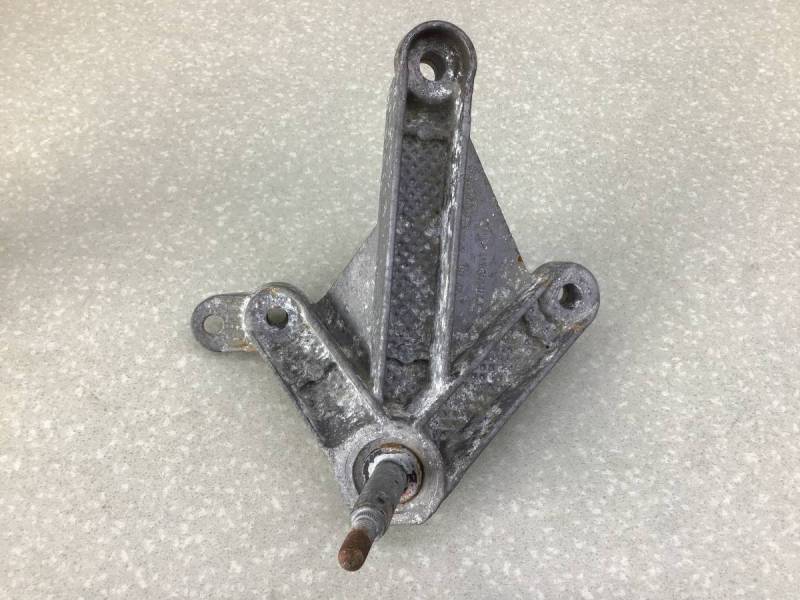 Кронштейн КПП Renault Megane (2) 2002-2009 Кронштейн КПП Renault Megane (2) 2002-2009