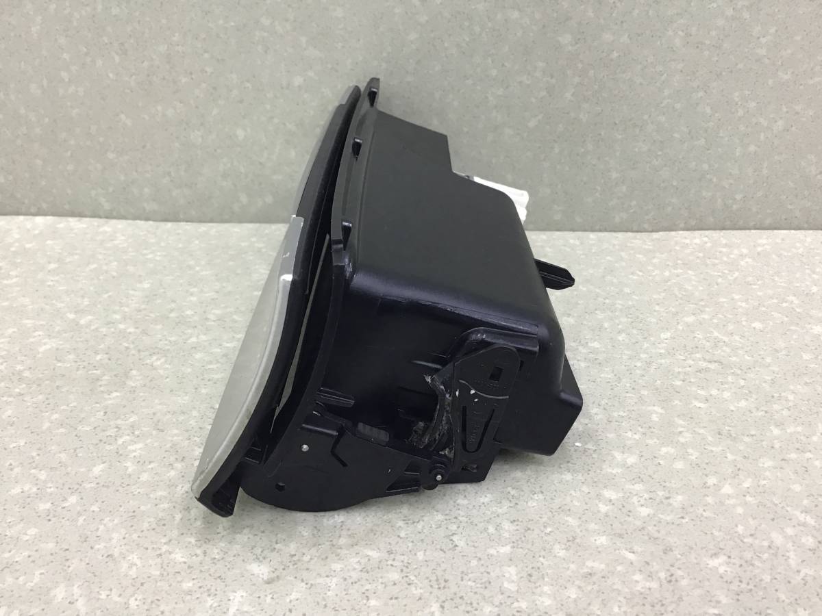 Пепельница передняя Volkswagen Passat B6 2005-2010 Пепельница передняя Volkswagen Passat B6 2005-2010