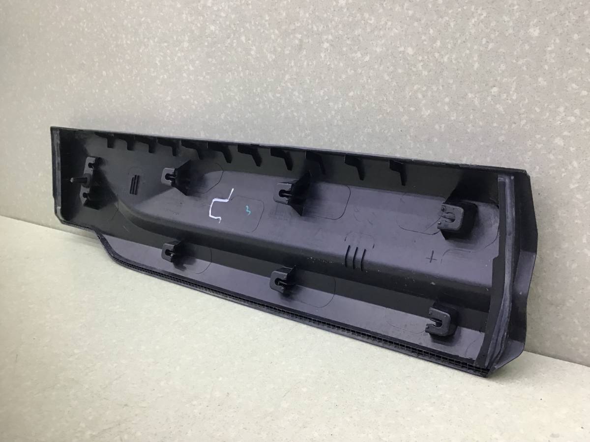 Накладка двери задней правой Geely Coolray SX11 2018>