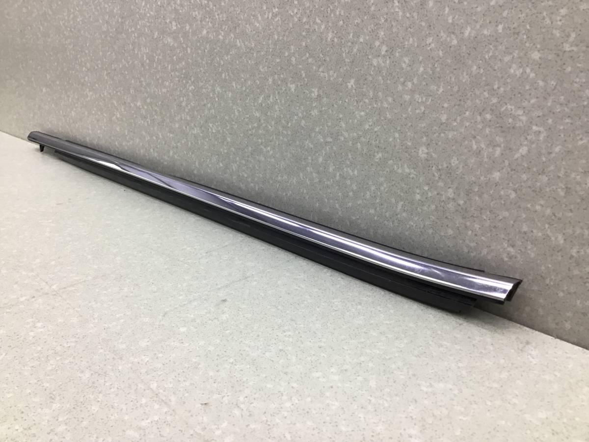 Накладка стекла заднего левого Toyota Camry (XV70) 2017>