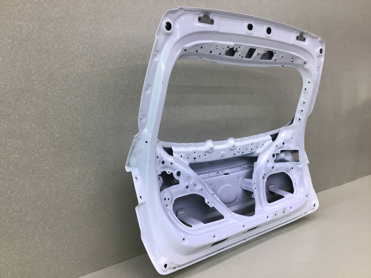 Дверь багажника Geely Coolray SX11 2018> Дверь багажника Geely Coolray SX11 2018>