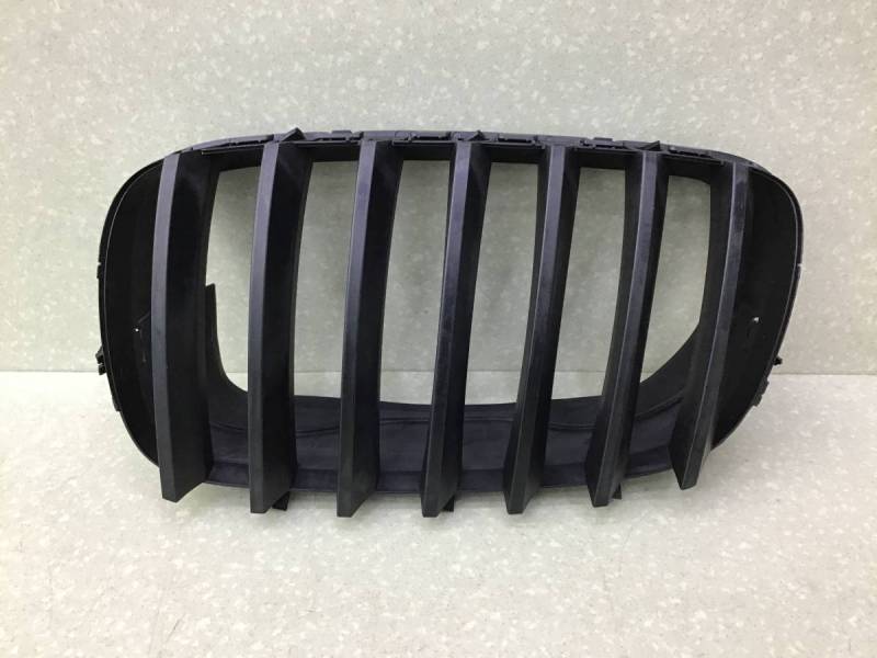 Решетка радиатора левая BMW X5 E70 2007-2013 Решетка радиатора левая BMW X5 E70 2007-2013