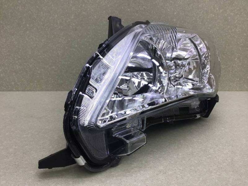 Фара левая Toyota Corolla (ZZE150) 2006-2013 Фара левая Toyota Corolla (ZZE150) 2006-2013