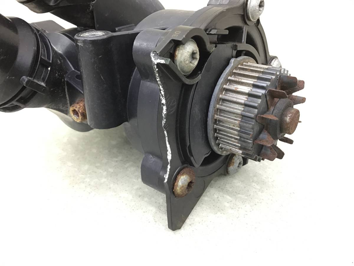 Насос водяной (помпа) Volkswagen Passat B7 2011-2015 Насос водяной (помпа) Volkswagen Passat B7 2011-2015