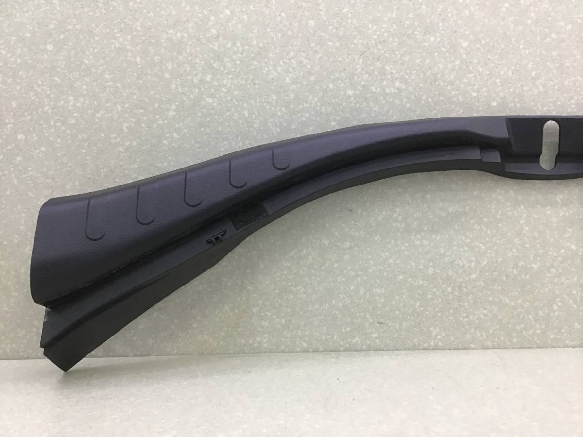 Накладка замка багажника Toyota Rav 4 (A40) 2013> Накладка замка багажника Toyota Rav 4 (A40) 2013>