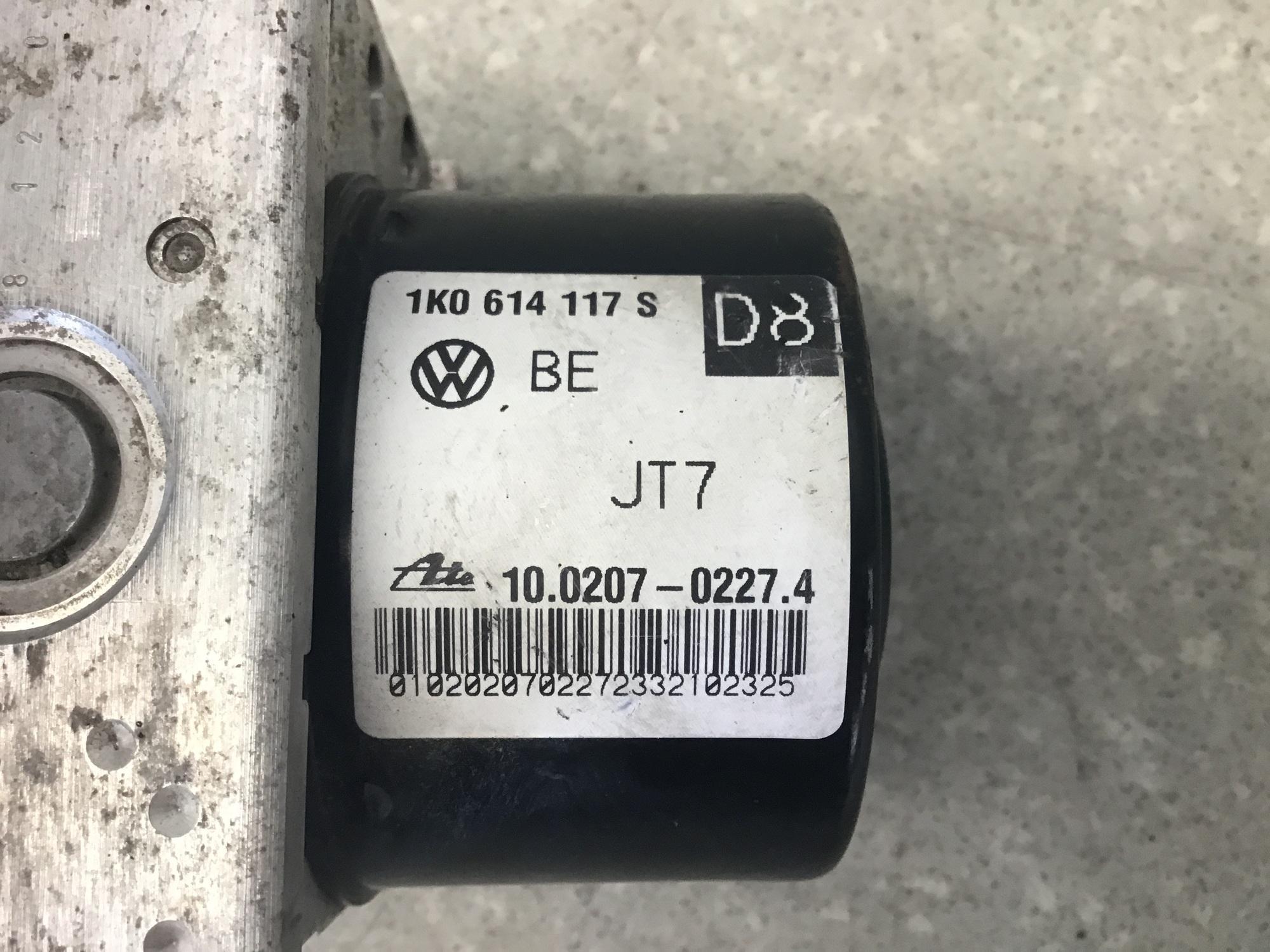 Блок ABS (насос) Skoda Octavia A5 (1Z5) 2004-2013 Блок ABS (насос) Skoda Octavia A5 (1Z5) 2004-2013