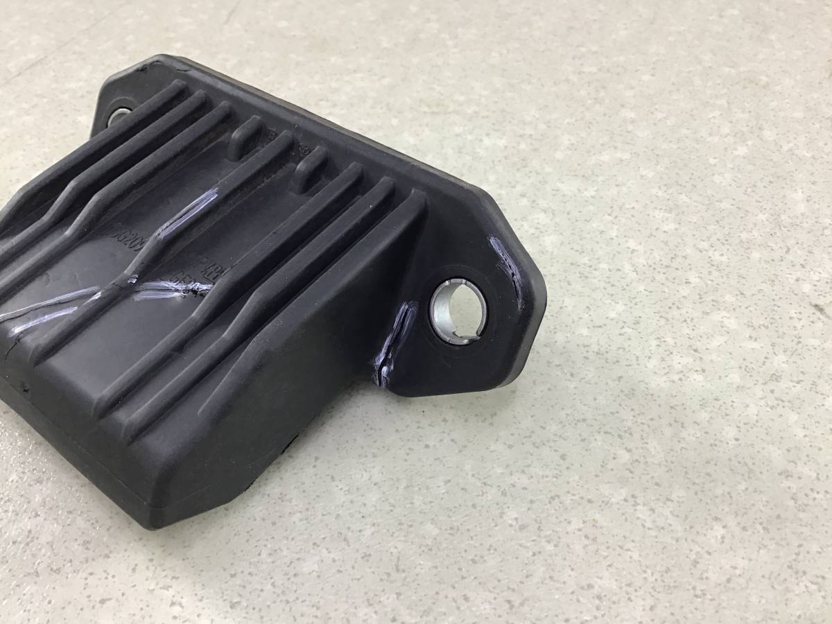 Кнопка открывания багажника Toyota Land Cruiser (J300) 2021>
