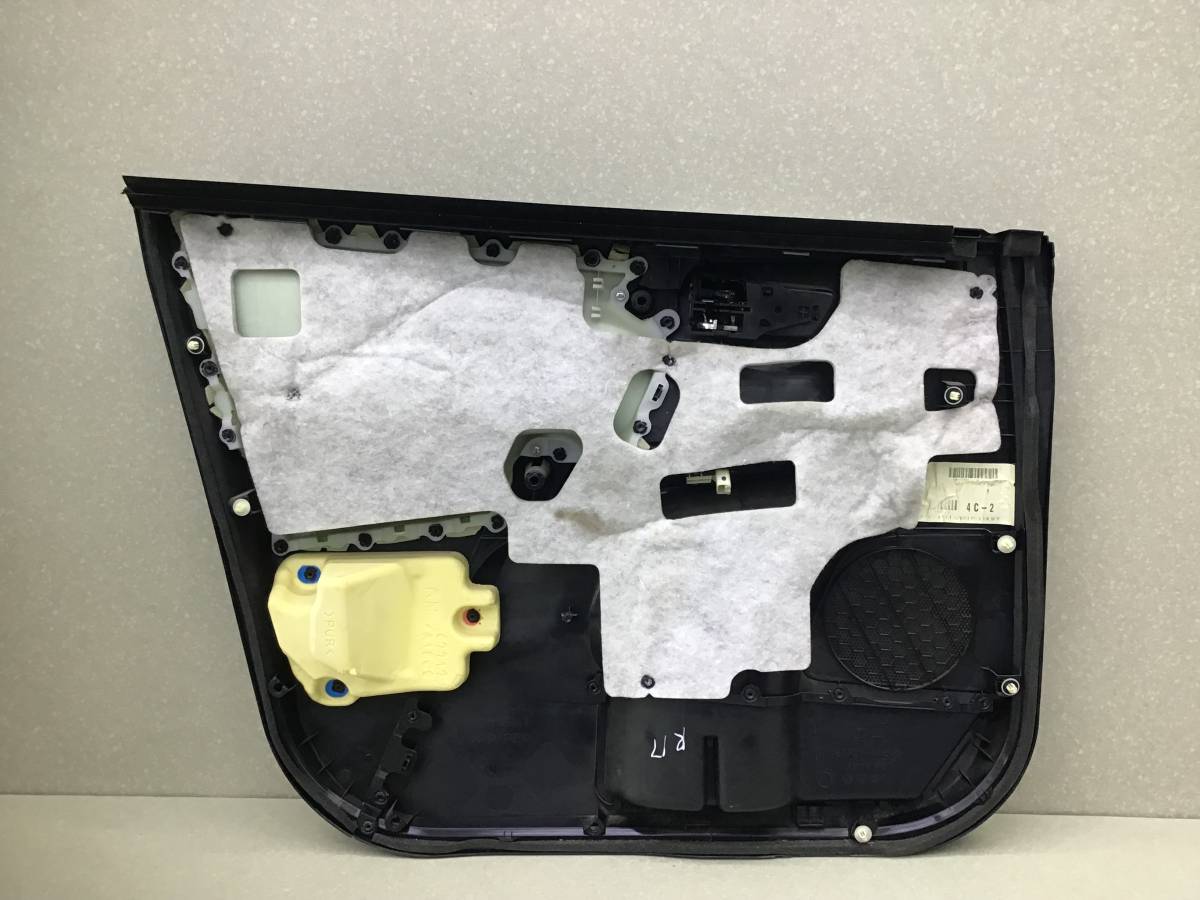 Обшивка двери передней правой Toyota Rav 4 (A40) 2013> Обшивка двери передней правой Toyota Rav 4 (A40) 2013>