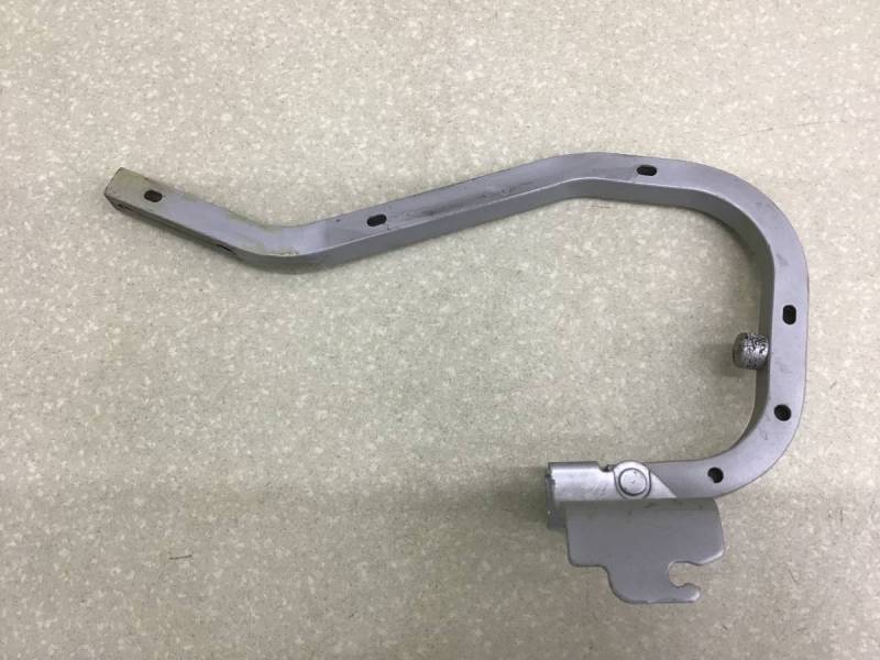 Петля крышки багажника Mitsubishi Lancer 9 (CS/Classic) 2000-2011 Петля крышки багажника Mitsubishi Lancer 9 (CS/Classic) 2000-2011