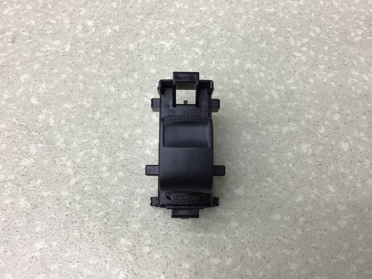 Кнопка стеклоподъемника Toyota Highlander (U40) 2007-2013 Кнопка стеклоподъемника Toyota Highlander (U40) 2007-2013
