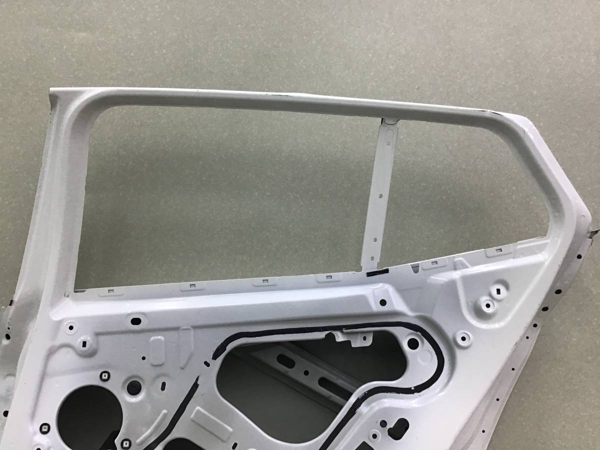 Дверь задняя правая BMW X2 (F39) 2018> Дверь задняя правая BMW X2 (F39) 2018>