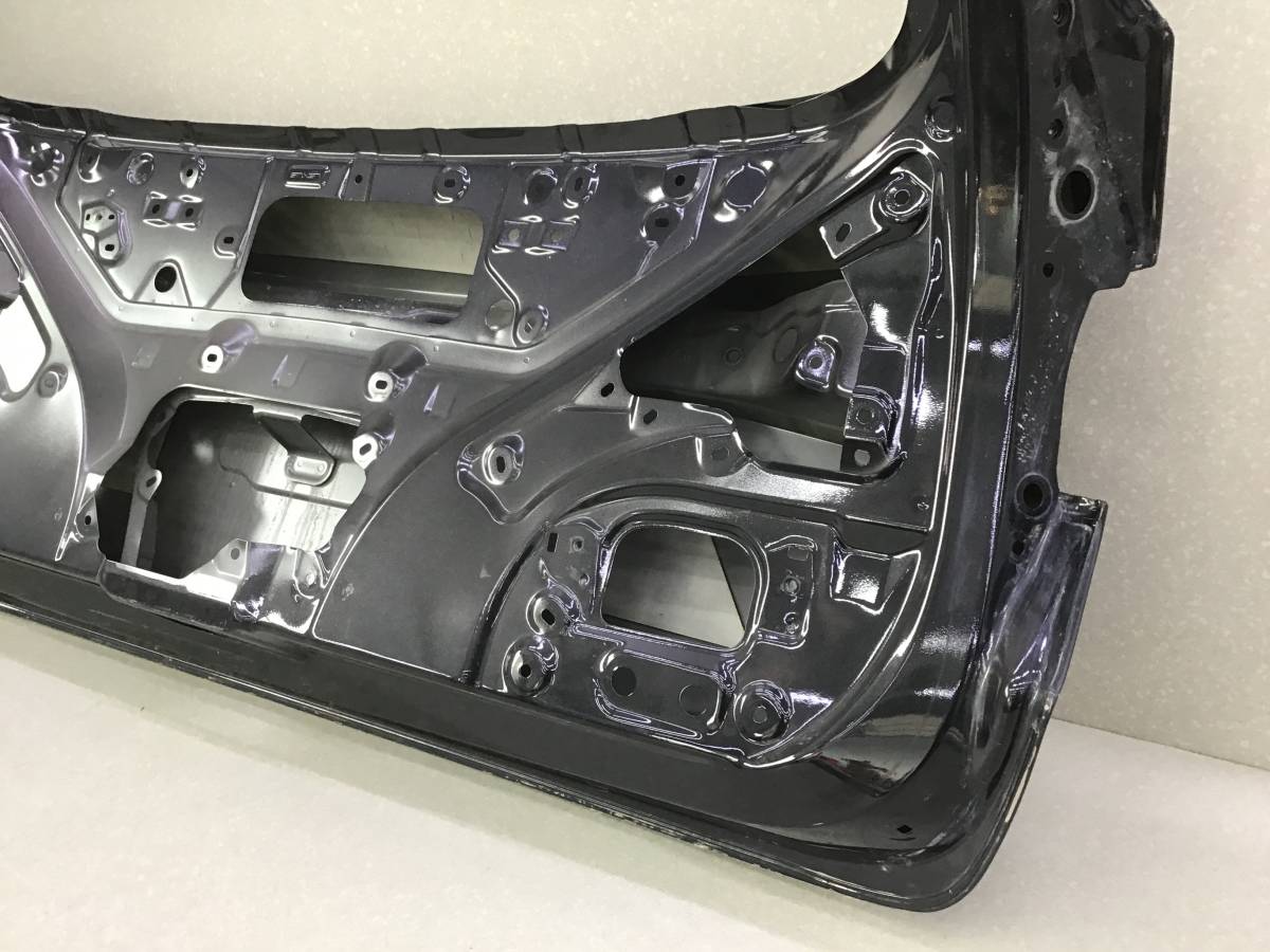Дверь багажника Lexus RX500h (ALH10) Дверь багажника Lexus RX500h (ALH10)