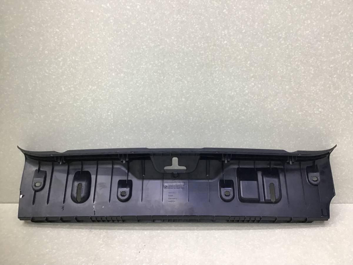 Накладка замка багажника BMW 5-series F10/F11 2009-2016 Накладка замка багажника BMW 5-series F10/F11 2009-2016