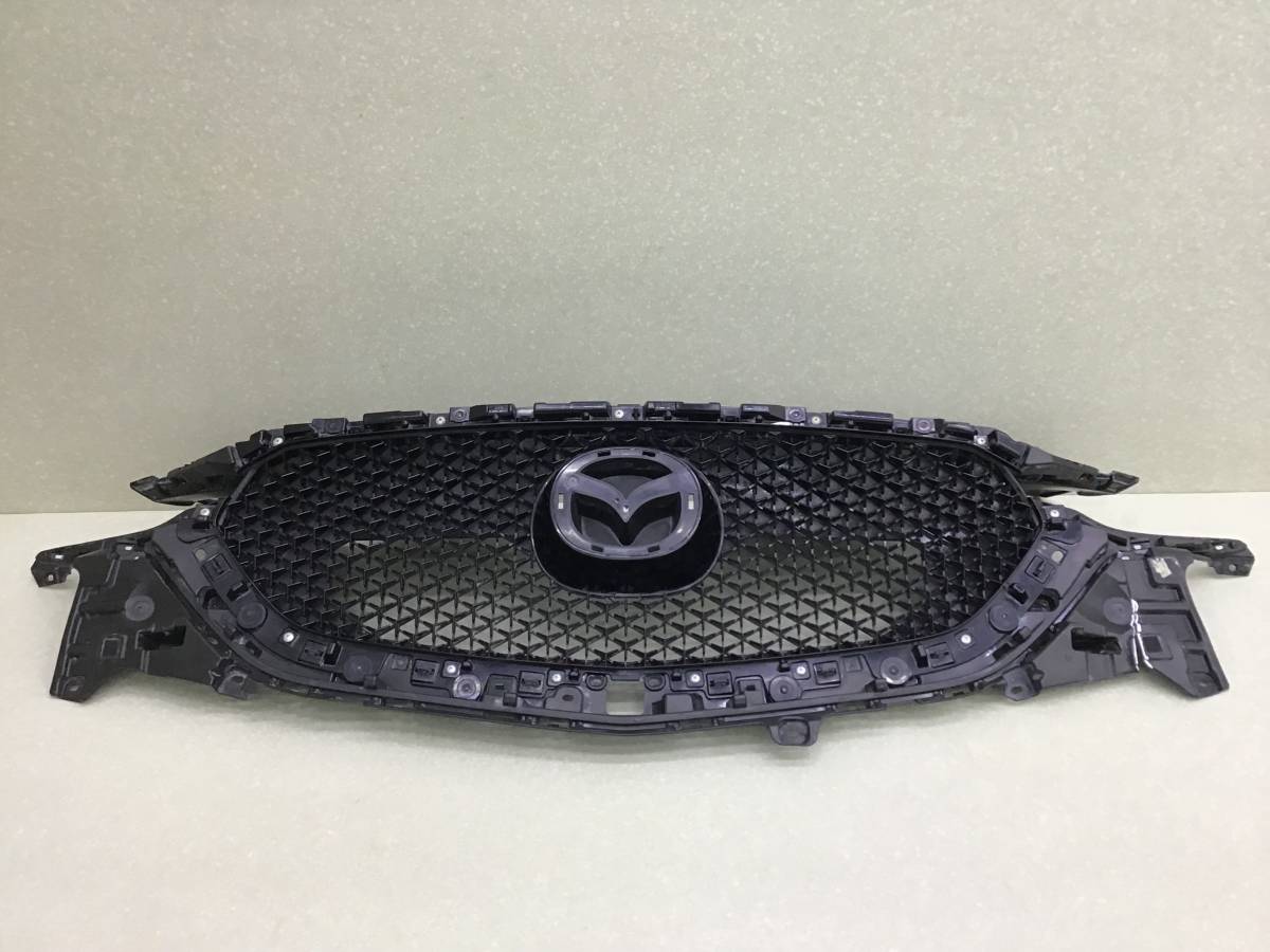 Решетка радиатора Mazda CX-5 (KF) 2017> Решетка радиатора Mazda CX-5 (KF) 2017>