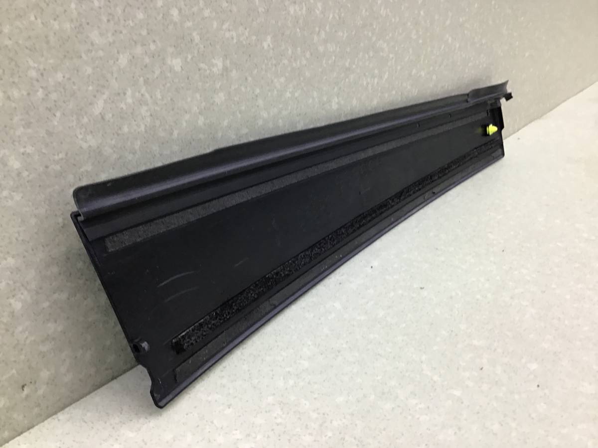 Накладка двери передней правой Toyota Rav 4 (XA50) 2018>