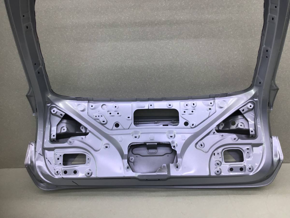 Дверь багажника Lexus RX500h (ALH10) Дверь багажника Lexus RX500h (ALH10)