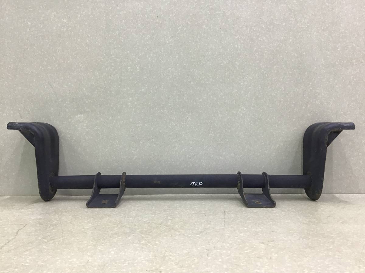 Кронштейн радиатора Hyundai HD 35-78 2003> Кронштейн радиатора Hyundai HD 35-78 2003>