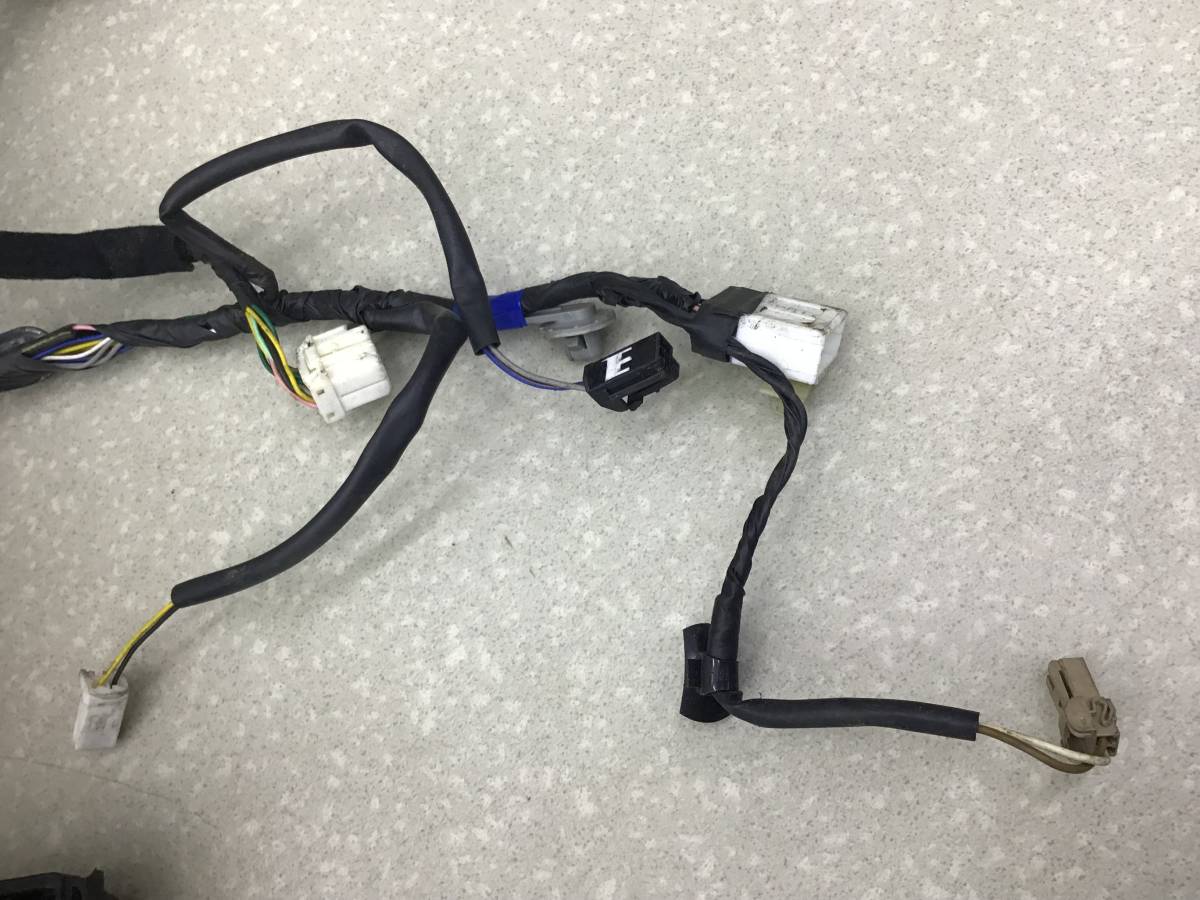 Проводка двери Kia Sorento (XM) 2009-2021