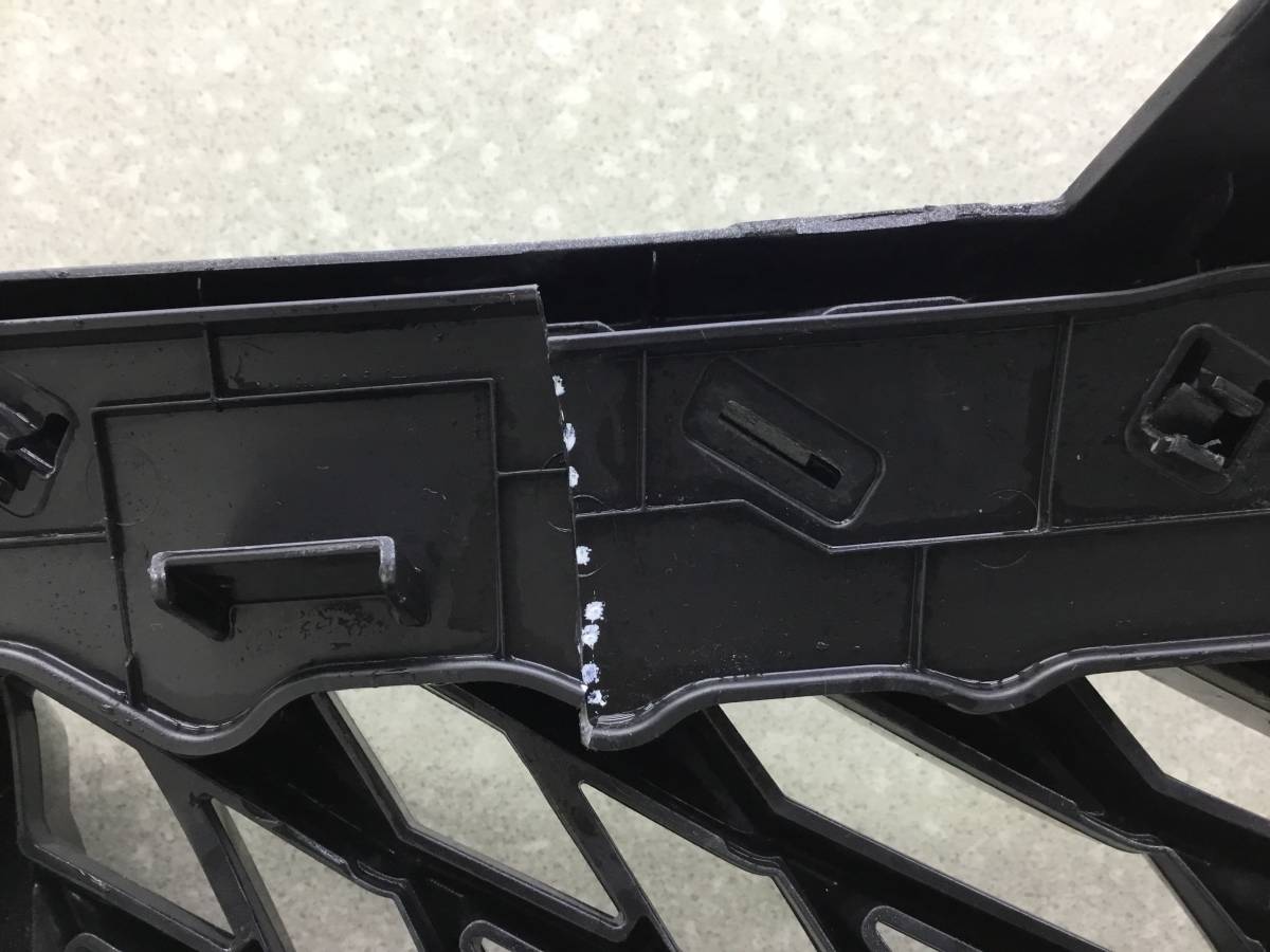 Решетка радиатора Haval M6 2021> Решетка радиатора Haval M6 2021>