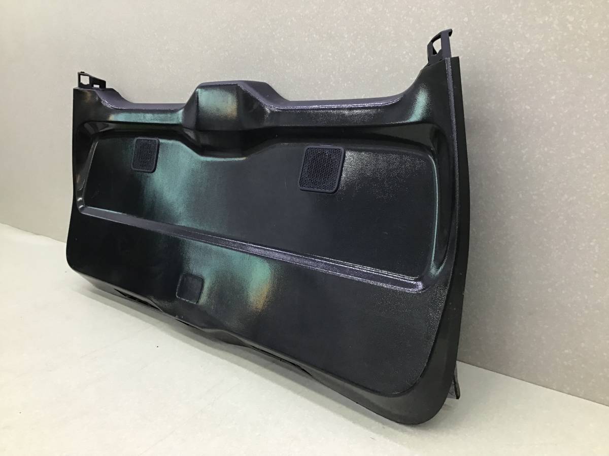 Обшивка двери багажника Toyota Land Cruiser (J300) 2021>