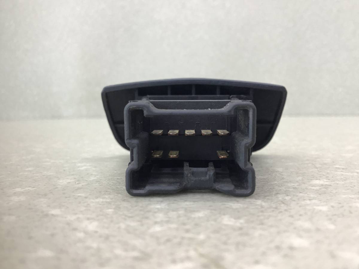 Кнопка аварийной сигнализации Nissan Primera (P12) 2002-2007 Кнопка аварийной сигнализации Nissan Primera (P12) 2002-2007