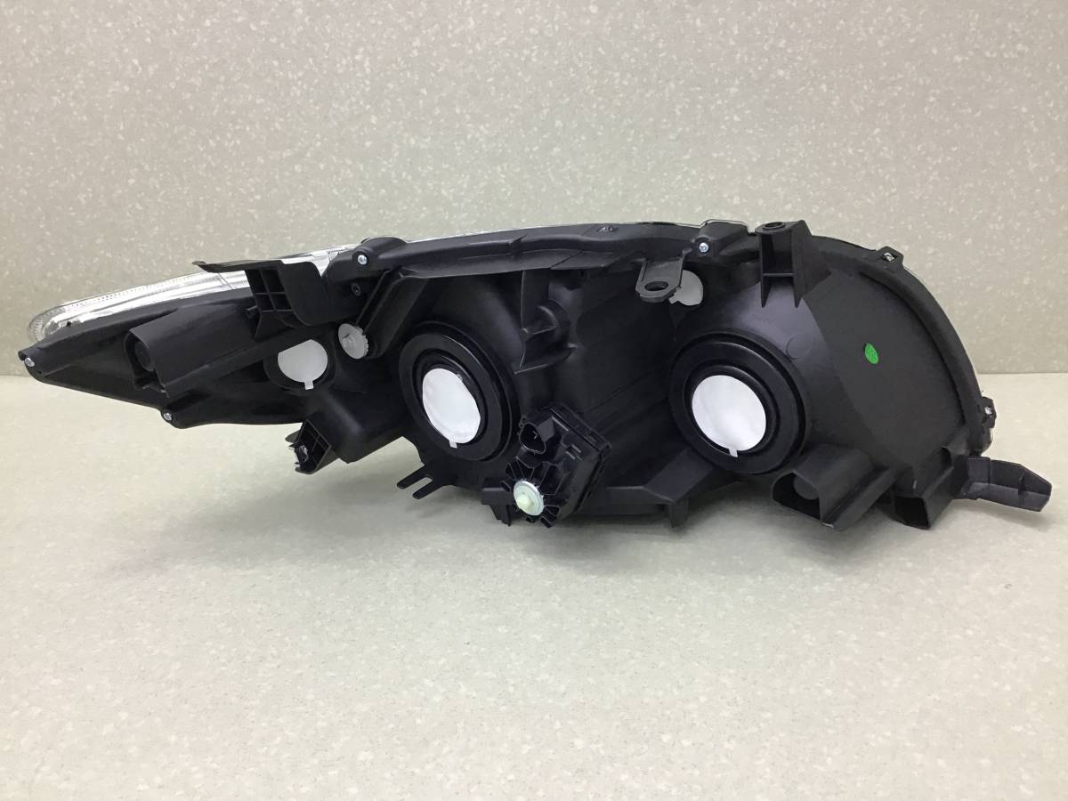 Фара левая Toyota Corolla (ZZE150) 2006-2013 Фара левая Toyota Corolla (ZZE150) 2006-2013