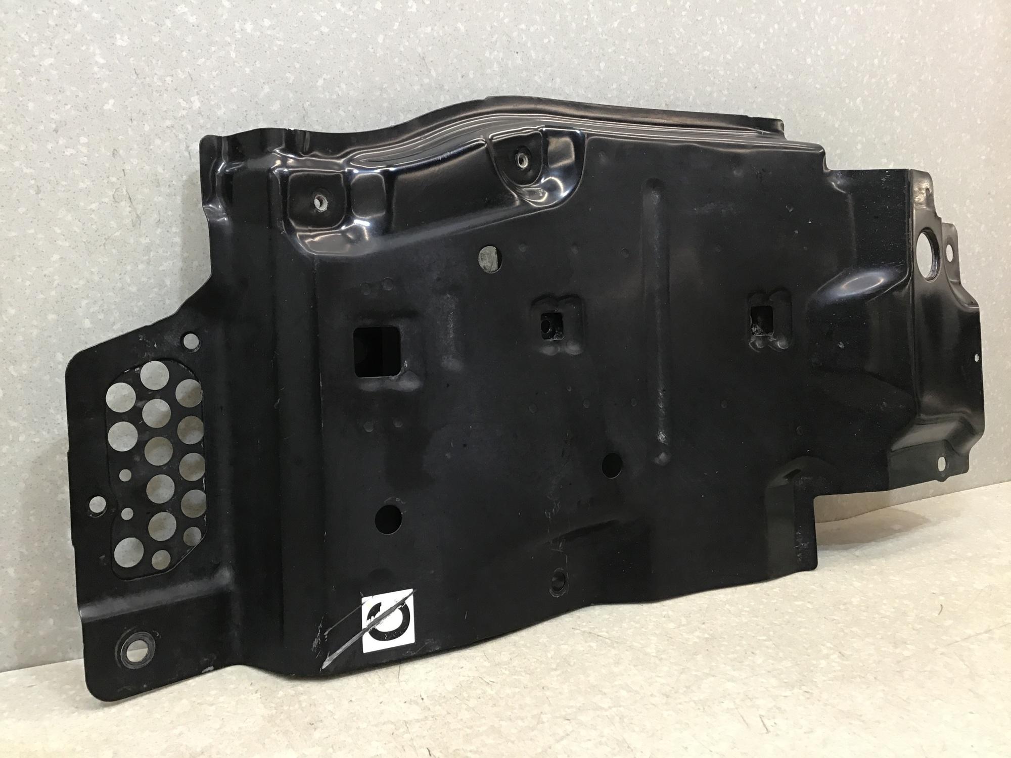 Защита картера Toyota Land Cruiser 11 (VDJ200) 2007-2021