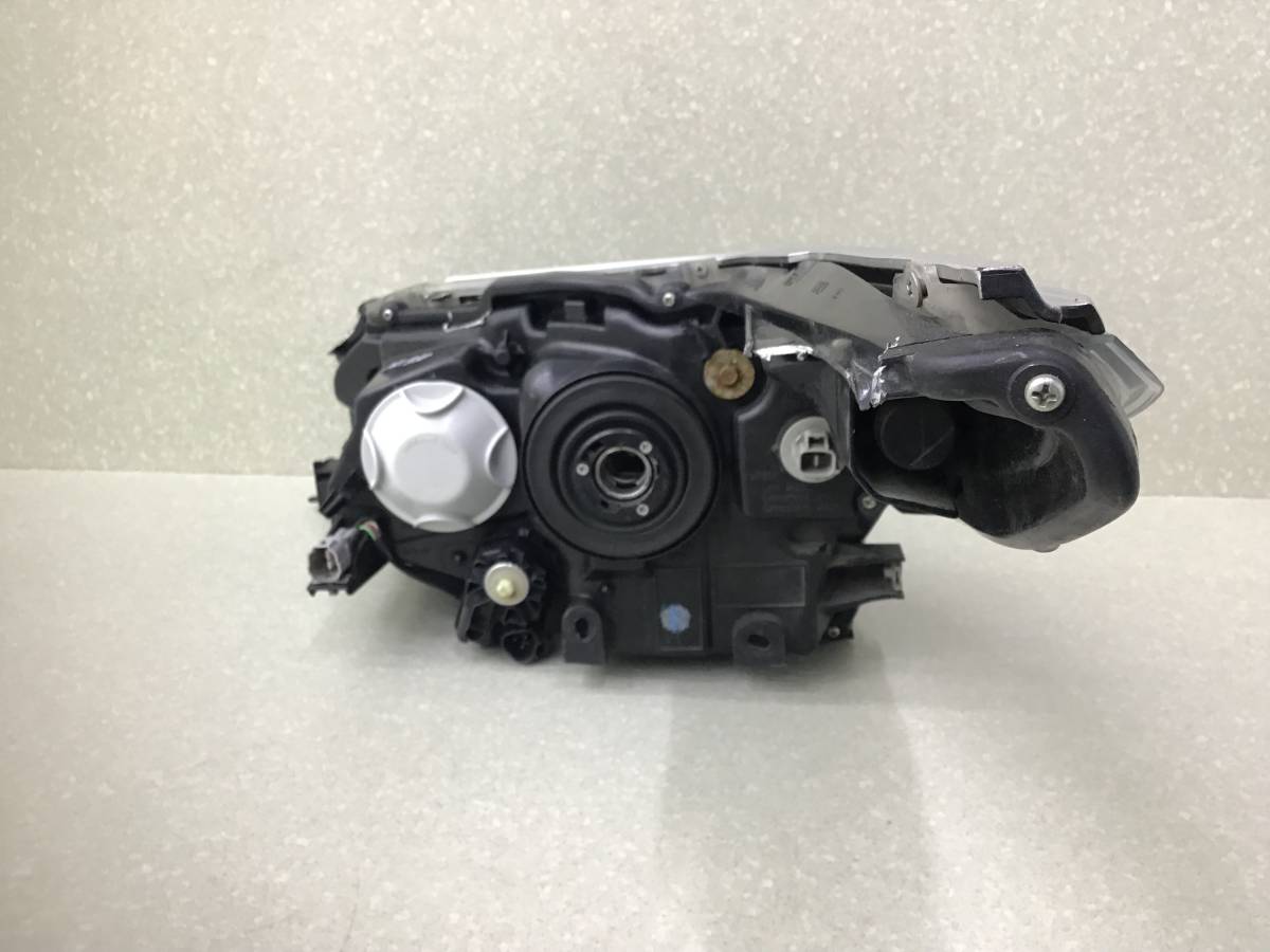 Фара правая Toyota Fortuner (GUN156, TGN156) 2015-н.в. Фара правая Toyota Fortuner (GUN156, TGN156) 2015-н.в.