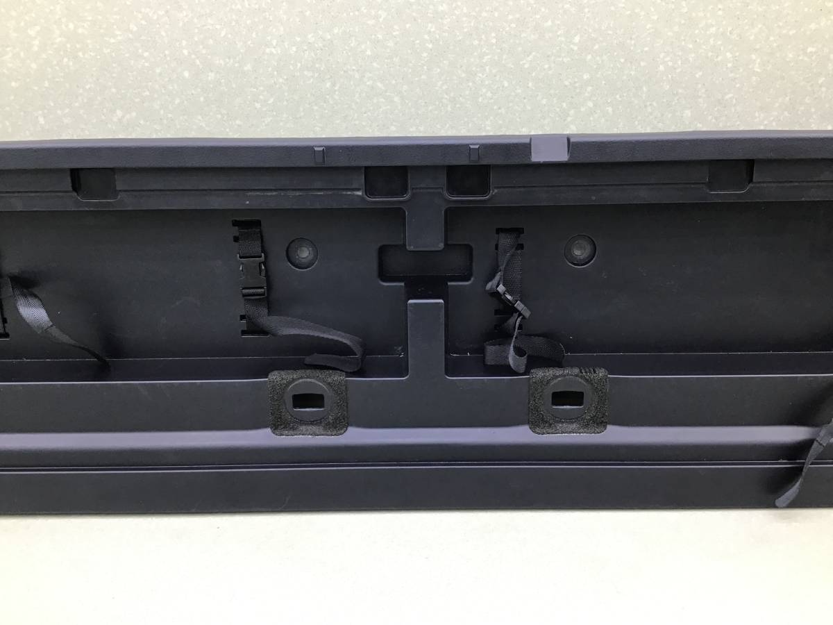 Обшивка двери багажника Toyota Land Cruiser 11 (VDJ200) 2007-2021 Обшивка двери багажника Toyota Land Cruiser 11 (VDJ200) 2007-2021