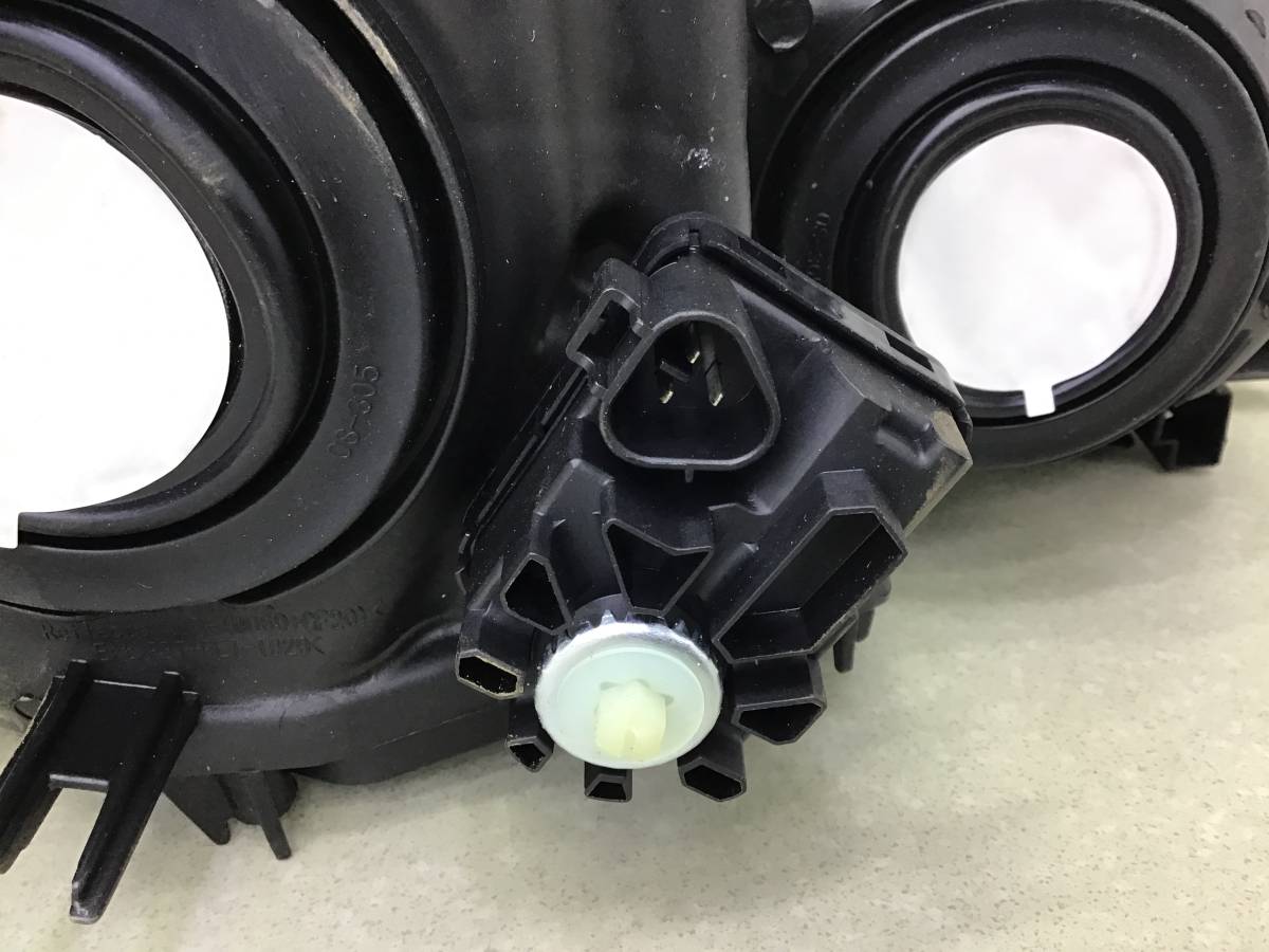 Фара левая Toyota Corolla (ZZE150) 2006-2013 Фара левая Toyota Corolla (ZZE150) 2006-2013