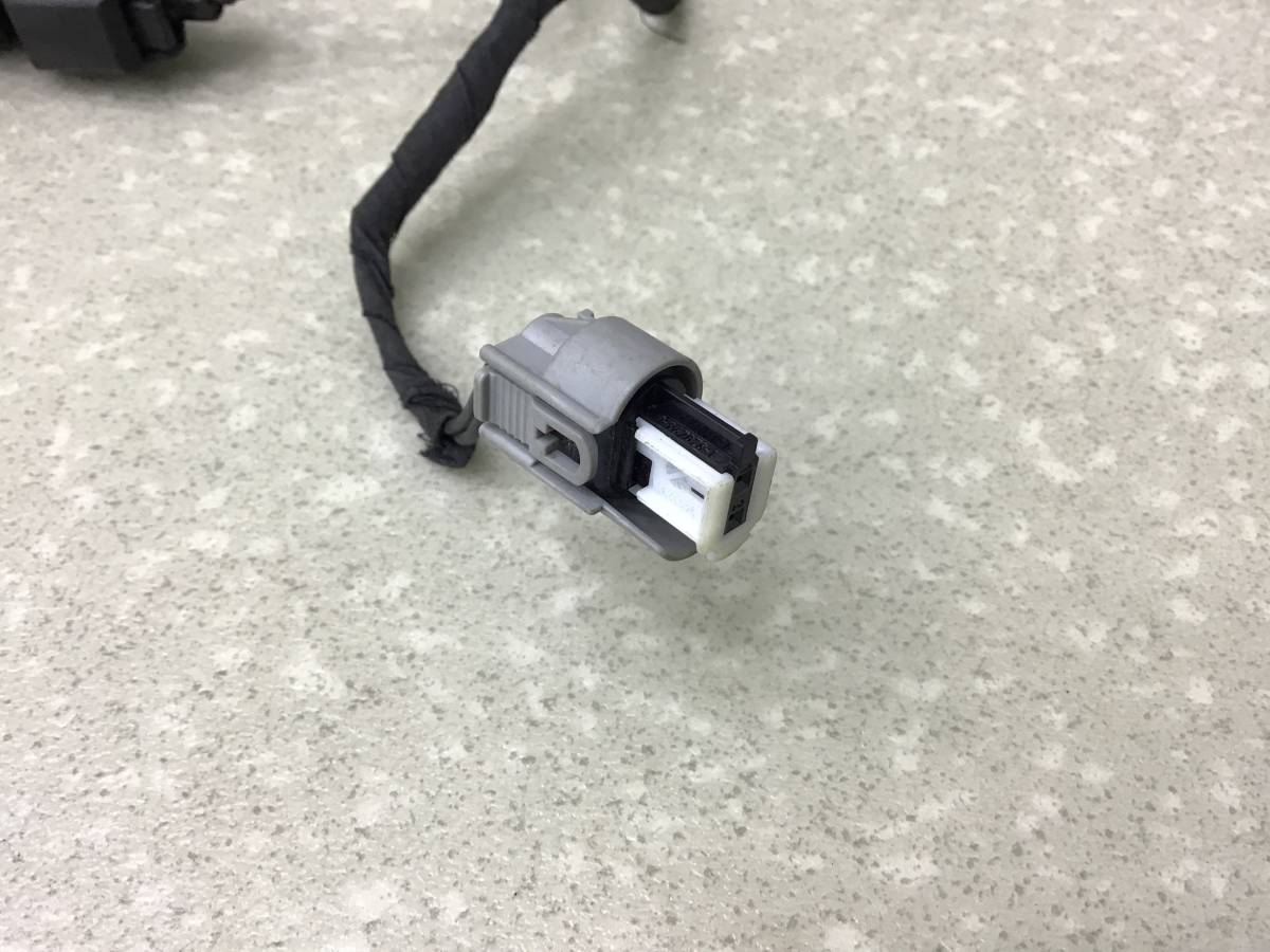 Кнопка открывания багажника Land Rover Discovery 5 (L462) 2016-2022 Кнопка открывания багажника Land Rover Discovery 5 (L462) 2016-2022