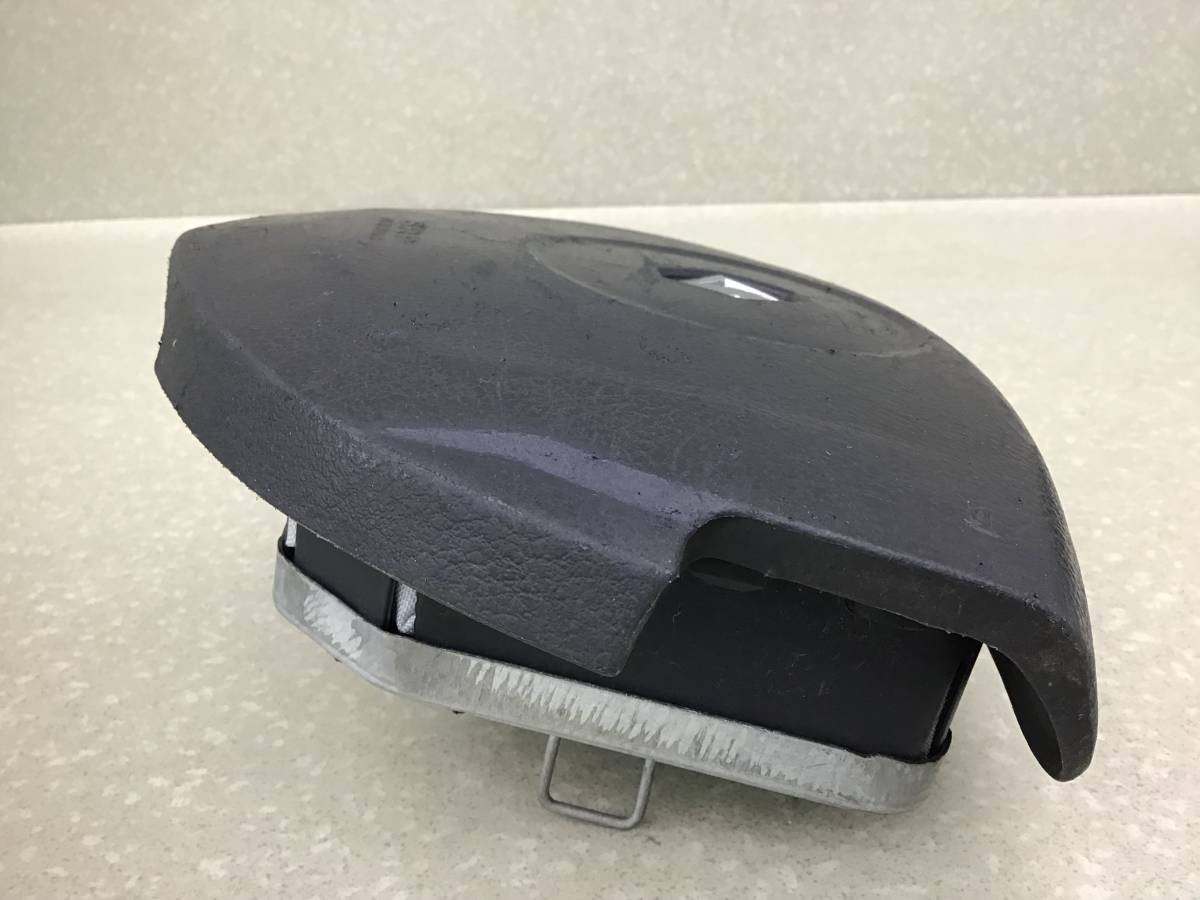Подушка безопасности в рулевое колесо Renault Clio (2) 1998-2008 Подушка безопасности в рулевое колесо Renault Clio (2) 1998-2008