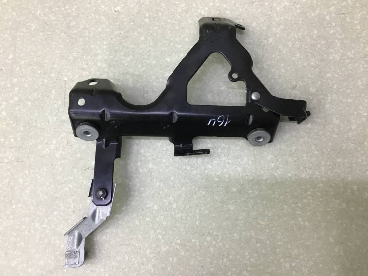 Кронштейн (сопут. товар) BMW X1 E84 2009-2015 Кронштейн (сопут. товар) BMW X1 E84 2009-2015