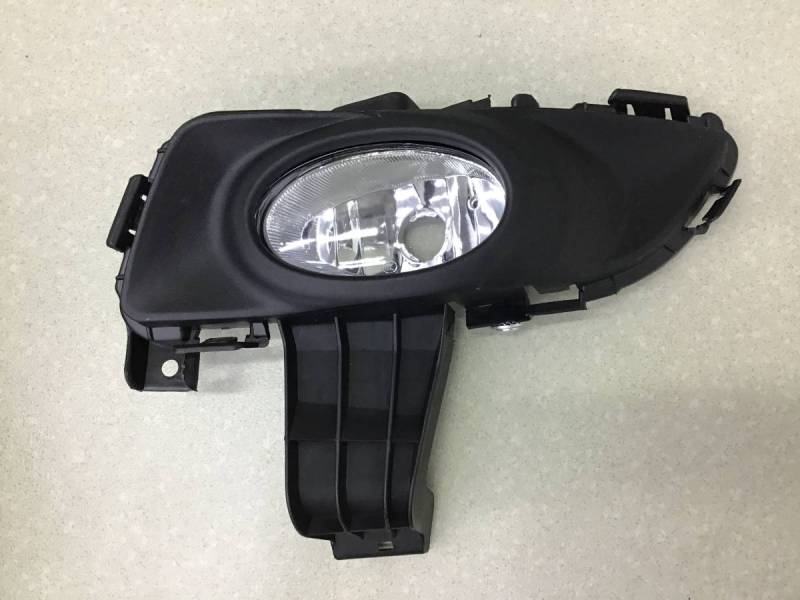 Фара противотуманная левая Mazda 3 (BK) 2002-2009 Фара противотуманная левая Mazda 3 (BK) 2002-2009