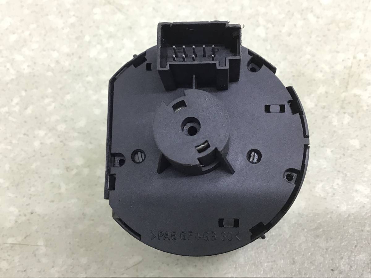 Переключатель света фар Volkswagen Passat B6 2005-2010 Переключатель света фар Volkswagen Passat B6 2005-2010