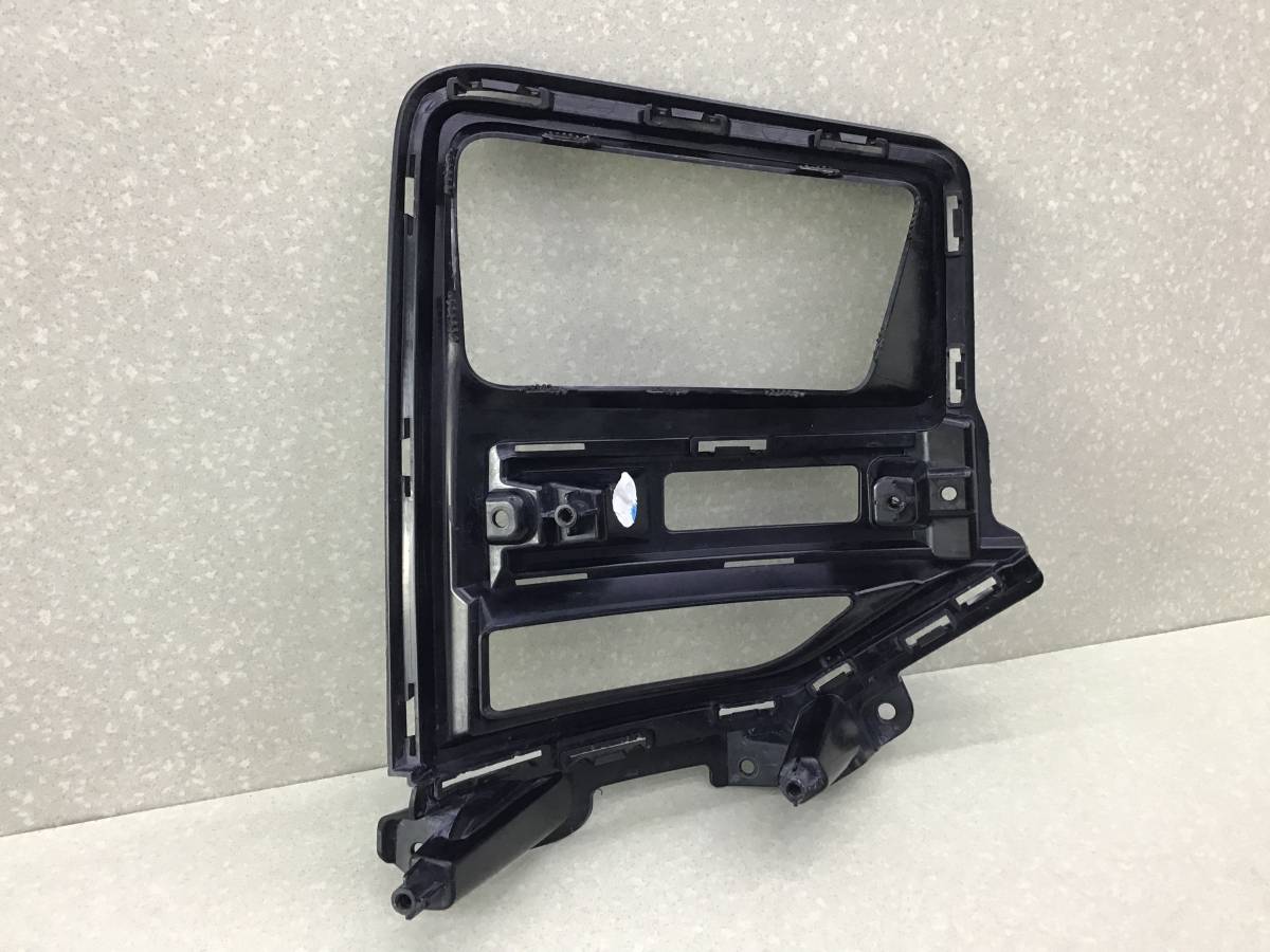 Накладка фары JAC T9 2020 - н. в.