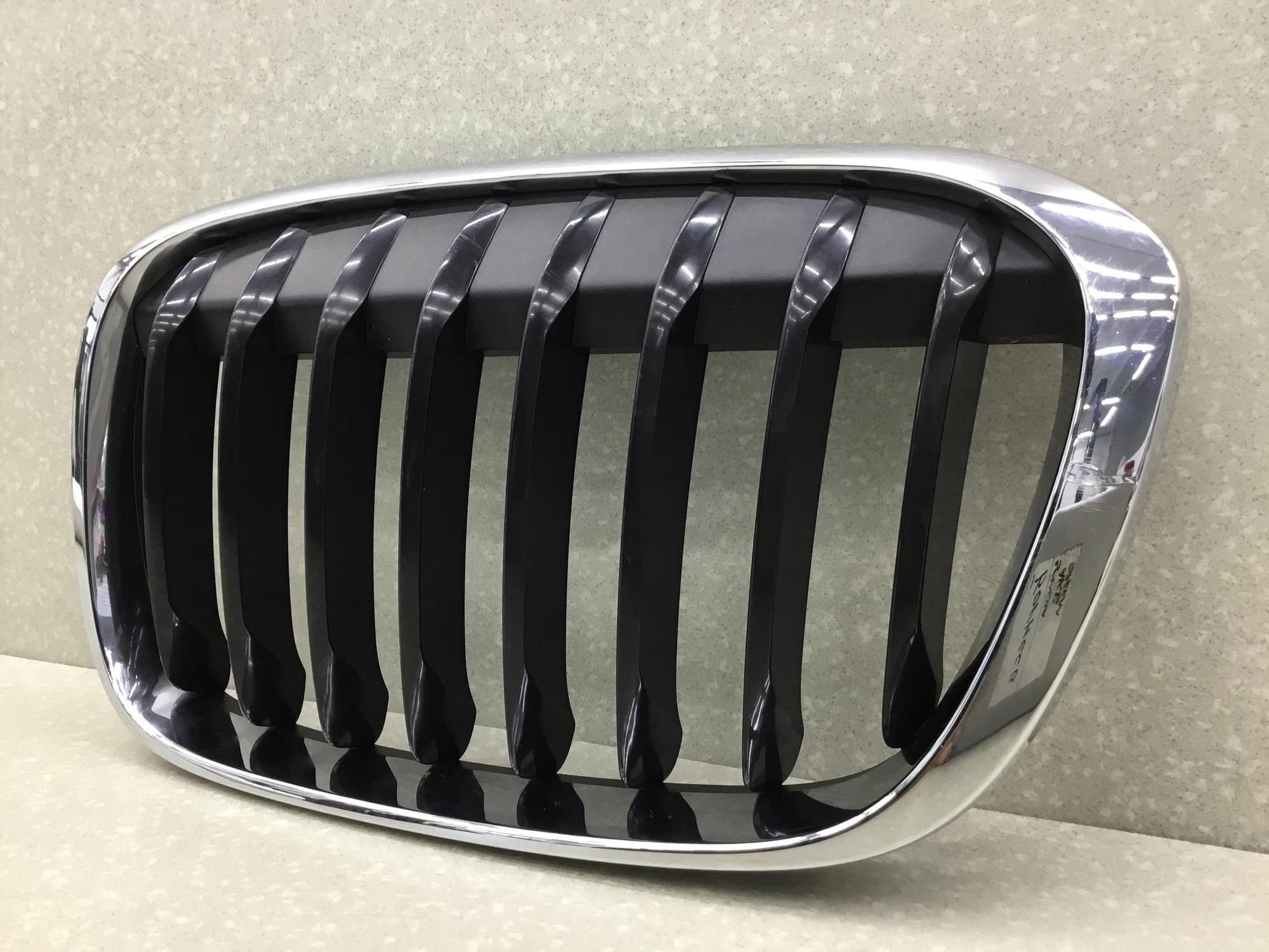 Решетка радиатора BMW X1 F48 2014> Решетка радиатора BMW X1 F48 2014>